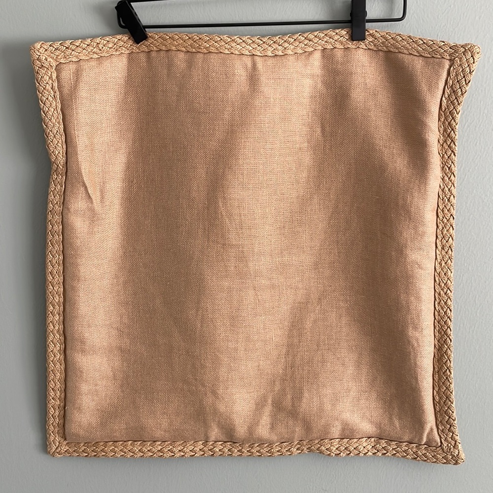 Pottery Barn tan linen zippered pillow cover w/braided jute edge